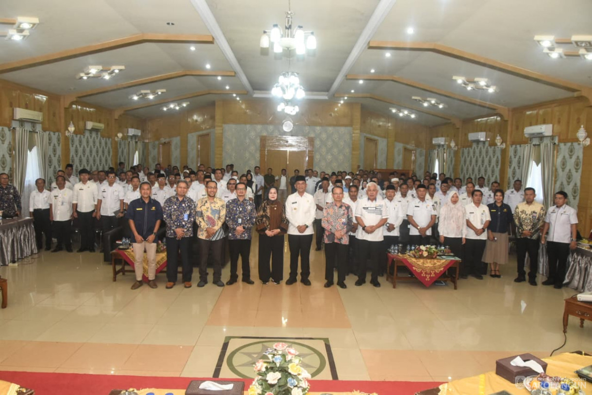 27 Agustus 2025&nbsp; Workshop&nbsp; Evaluasi Pengelolaan Keuangan dan Pembangunan Desa 2025 dari BPKP Provinsi Jambi Sekaligus Penyerahan Penghargaan kepada Bupati Tentang Penyaluran Dana Desa Tercepat Tahun 2025