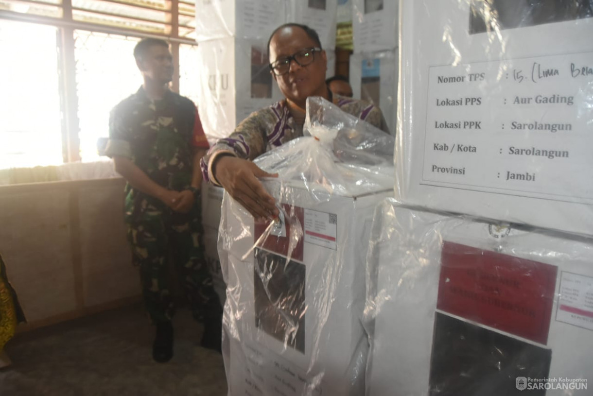 28 November 2024 - Monitoring Logistik Pasca Pemilukada Kabupaten Sarolangun, Bertempat di Kantor Camat Sarolangun