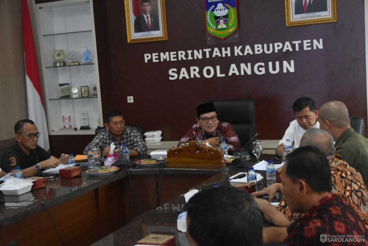 31 Mei 2024 - Rapat Rencana Pembangunan Tugu Biduk Di Ruang Pola Utama Kantor Bupati Sarolangun