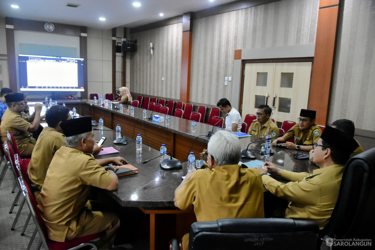 22 April 2024 - Rapat TPID Via Zoom Meeting Di Ruang Pola Utama Kantor Bupati Sarolangun