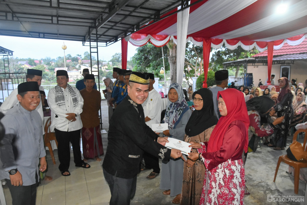 25 Maret 2024 - Buka Bersama Petugas Damkar Dan Petugas Kebersihan Lingkungan Hidup Di Rumah Dinas Sekda Sarolangun