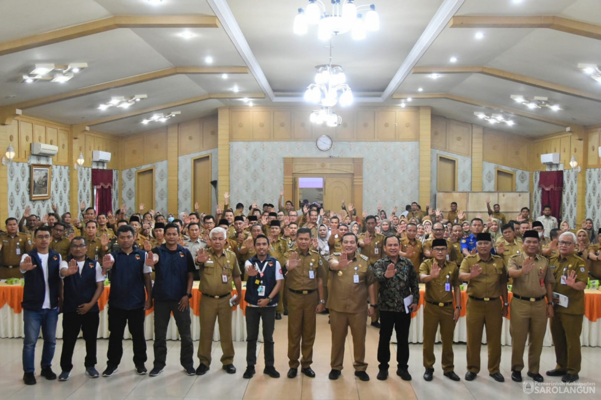 5 September 2023 - Penjabat Bupati Sarolangun Dr. Ir. Bachril Bakri, M.App.Sc Menghadiri Acara Sosialisasi Anti Korupsi KPK di Ruang Aula Utama Kantor Bupati Sarolangun