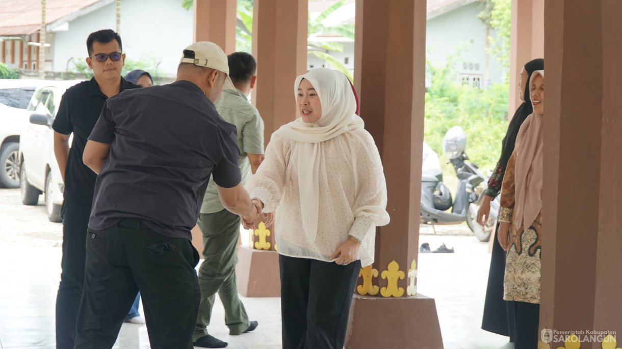9 April 2026 Ketua Dekranasda Kabupaten Sarolangun meninjau Anjungan Sarolangun untuk persiapan pembukaan Jambi Festival Elok Nian
